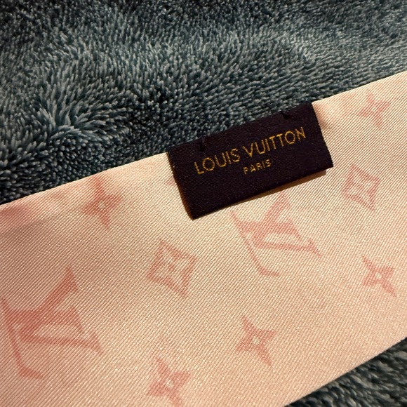 LV Cherry Blossom Pink and Brown Scarf Set - Picture 10 of 11